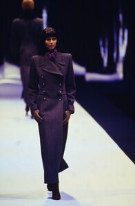 1737194536_herve-leger-fw-1997(28).thumb.jpg.677b56006d92da351fb9ef69e9257f06.jpg