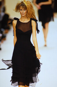 175022822_chanel-ss-1994(11).thumb.jpg.1ddc0f89d23395f47d05137565003220.jpg