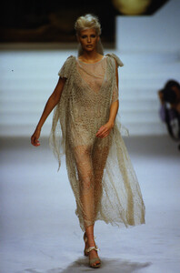 1767630623_chanel-hc-ss-1994(30).thumb.jpg.7ca217d716400f5e9a36121035d34c33.jpg