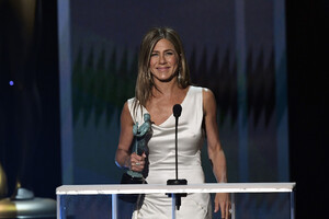 Jennifer+Aniston+26th+Annual+Screen+Actors+IAYD4SHkv9rx.jpg