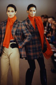 1789654852_calvin-klein-fw-1990(3).thumb.jpg.77c86f56f47322b267896665cf14f323.jpg