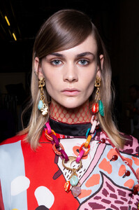 1800197073_Ports1961Spring2020BackstageG8U6afn-wO1x.thumb.jpg.5a2620b2d678df9ed47f687441ab1662.jpg
