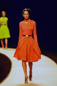 1801379088_chanel-hc-ss-2000(4).thumb.jpg.52c8706f7de791c8456a74e2aacfea8f.jpg