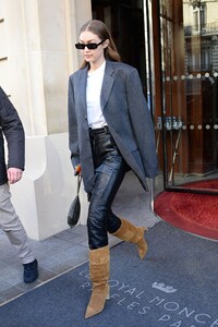      gig210120BZNimage126.jpg