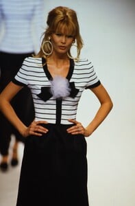 1858808906_chanel-hc-ss-1995(4).thumb.jpg.3e2060221c100548c9904e3e0cce4638.jpg