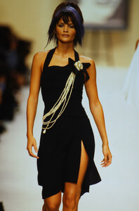 1873709370_chanel-ss-1994(8).thumb.jpg.f54228cdcb7c9723a5f5151d8f064058.jpg