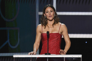 Jennifer+Garner+26th+Annual+Screen+Actors+TCUsRaya6Tix.jpg