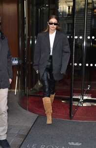      gig210120BZNimage110.jpg