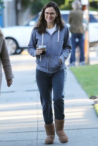      jen250120BZNimage104.jpg