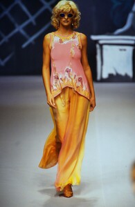 chloe-ss-1995 (2).jpg