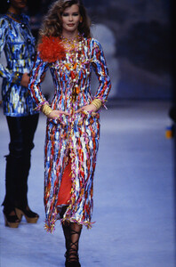 1993111235_chanel-hc-ss-1992(4).thumb.jpg.4b3b0cc3fe0042c403384412d4346881.jpg