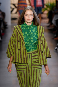 2009768717_Studio189RunwaySeptember2019NewYorkmQhHueuZauHx.thumb.jpg.8dee4166a4e1e2a1f80046720ead41f2.jpg