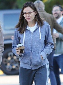      jen250120BZNimage102.jpg