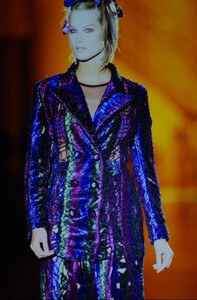 2041474441_versace-hc-fw-1993(12).thumb.jpg.bca1c59b6433316569cc435f18484fbf.jpg