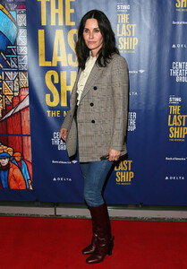 Courteney+Cox+Last+Ship+Opening+Night+Performance+WlhFUaNWbeGx.jpg