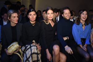 Giovanna+Battaglia+Dior+Front+Row+Paris+Fashion+QwCE_WiohGxx.jpg
