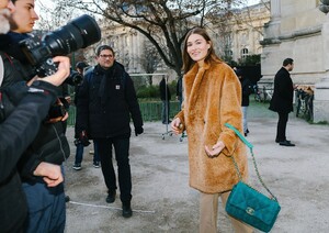 2091833102_PARIS-COUTURE-STREETSTYLE-PHILOH-DAY220420copy.thumb.jpg.277222f69e601d4c9c4477ca9ed747bb.jpg