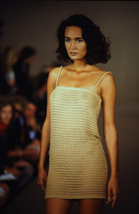 2094368924_calvin-klein-ss-1991(1).thumb.jpg.b1e48ae3b89435e4d7058aac3cd5dbab.jpg