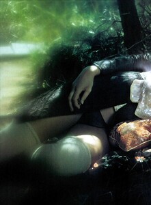 ARCHIVIO - Vogue Italia (October 2002) - The Fun And The Fashion - 013.jpg