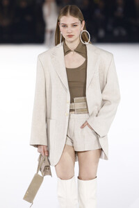 2114840069_JacquemusRunwayParisFashionWeekMenswearsxhlsAyhpilx.thumb.jpg.8ff5f007f6c7cb36a1f5d5238fe65189.jpg