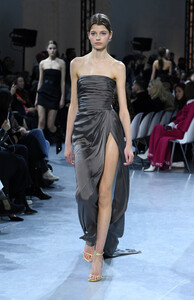 2134908398_AlexandreVauthierRunwayParisFashionWeekhs_aDZ3pv7Rx.thumb.jpg.7852a04921b215e5d1200f4cbaa6ee69.jpg