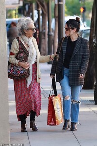 22970154-7850517-Timeline_Bill_reportedly_brought_Rachel_to_his_native_Oklahoma_f-a-31_1578106624596.jpg