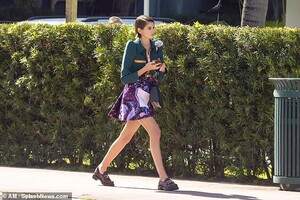 23388438-7886587-Business_comes_first_She_remained_focused_on_the_task_at_hand_am-a-13_1579020096820.jpg