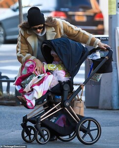 23529418-7899987-Just_checking_Irina_took_the_time_to_adjust_Lea_s_blanket_so_tha-a-50_1579282582804.jpg
