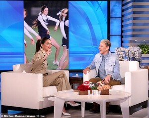 24071140-7949253-High_school_Kendall_was_a_cheerleader_in_high_school_and_Ellen_s-a-60_1580424011816.jpg