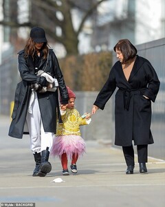 24098372-7949417-Mama_s_girl_Lea_walks_beside_her_mother_and_grandmother_in_New_Y-a-7_1580423131746.jpg