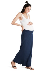 24_lucie_skirt-navy_white_tee_101.jpg