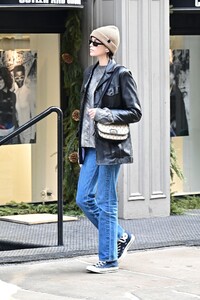       kai100120BZNimage19.jpg