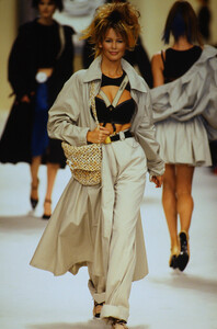 256813020_chanel-ss-1994(12).thumb.jpg.04b132705178d4b53f357e2a454baba6.jpg