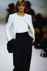 263688849_chanel-hc-ss-1994(18).thumb.jpg.d72a478e71f34002a8a3887373ed9bc2.jpg