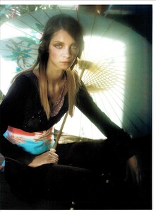 ARCHIVIO - Vogue Italia (October 2002) - The Fun And The Fashion - 022.jpg