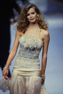 272789665_chanel-hc-ss-1992(18).thumb.jpg.121261c1959f462e7554b8a9d7cd36c1.jpg