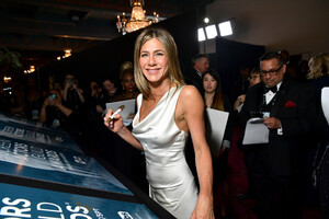 Jennifer+Aniston+26th+Annual+Screen+Actors+bt0kmqe_2gVx.jpg