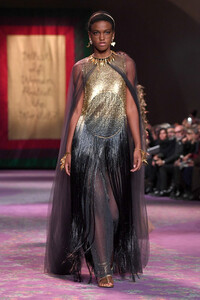 277468660_DiorRunwayParisFashionWeekHauteCouture4a1Qh3d0yF6x.thumb.jpg.f576bc84e2ff8b59e570dee53cbaeac2.jpg