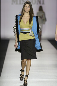 282570630_Missoni2005WomenRTW33.thumb.jpg.4732c97ed95916d41f629ae9d7b07171.jpg