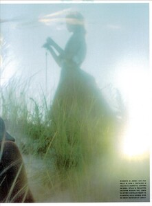 ARCHIVIO - Vogue Italia (October 2002) - The Fun And The Fashion - 008.jpg