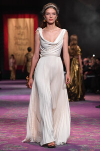 353227851_DiorRunwayParisFashionWeekHauteCouture14G7jyn3SOwx.thumb.jpg.5aa1313045ff4d4c5e77101c5b8fc423.jpg