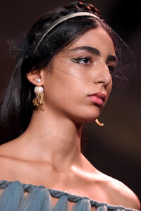 355102251_DiorRunwayParisFashionWeekHauteCoutureMOvFi1R0_Wcx.thumb.jpg.02617dea231c760044232af92bcc2bdd.jpg