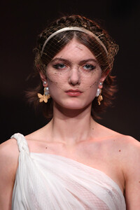 374300602_DiorRunwayParisFashionWeekHauteCouture2t2fgpCemu4x.thumb.jpg.01bf087eef7aba1c95564714156c7459.jpg