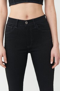 3X1-Maya-Skinny-Flare-Black-frontdetail.jpg