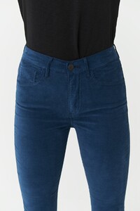 3x1-Kaia-Skinny-Jean-Dakota-front_detail.jpg