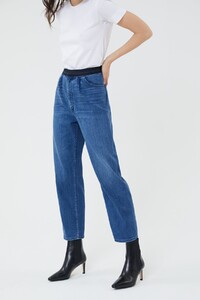 3x1_Cornelia_Trouser_Jean_Finn_side.jpg