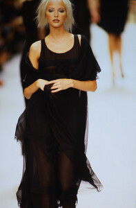 47672879_chanel-ss-1994(16).thumb.jpg.9eea822ebea196b8ba525a48b9161d3a.jpg