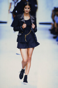 477712520_chanel-ss-1993(1).thumb.jpg.c8d357c761fb8baf0b7a85e13da100dd.jpg