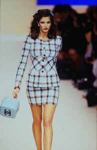 485929659_chanel-ss-1995(6).thumb.jpg.ce2f623eb75c6cb1094b78a3ee9c8a59.jpg