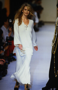 49353303_chanel-fw-1992(10).thumb.jpg.9cbf1e34c5b8e233bf894bbfe3f800d2.jpg